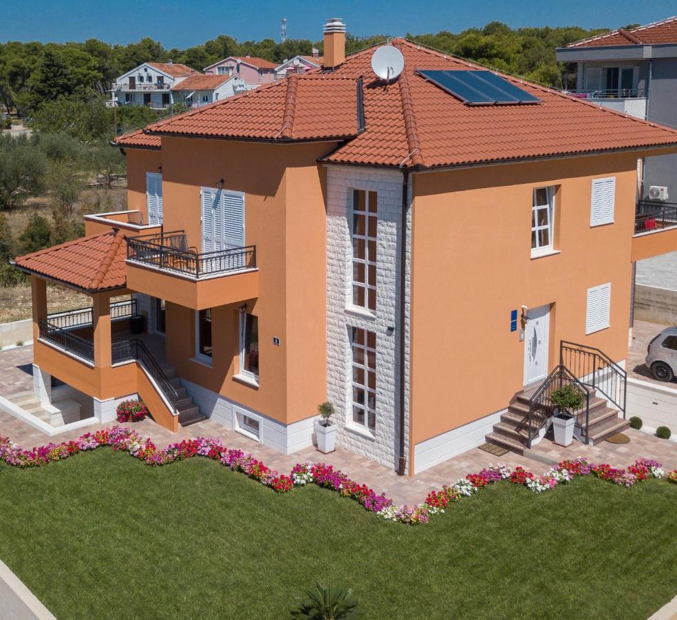 Villa Suzana Biograd Na Moru Luaran gambar